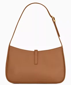 Le 5 À 7 Hobo Bag in Smooth Calfskin Brown Leather